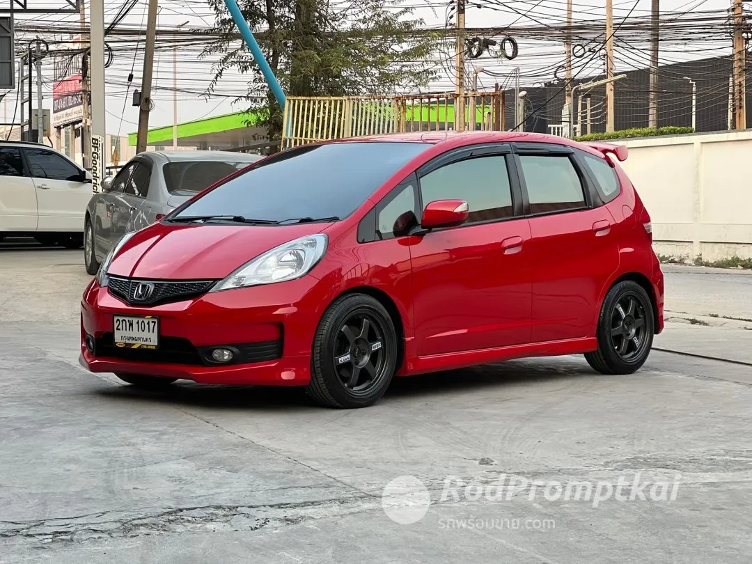 2013-honda-jazz-15-sv-samut-prakan-5-13807363