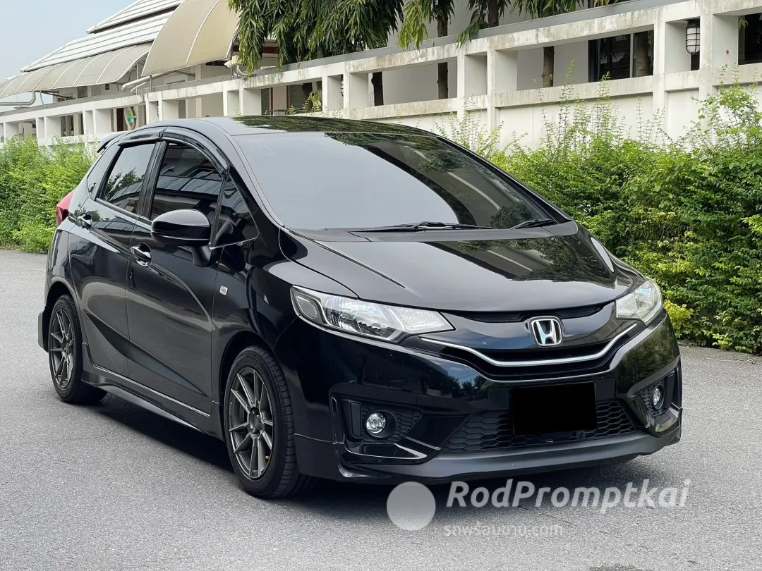 2016-honda-jazz-15-i-vtec-v-bangkok-honda-jazz-gk-15-v-15715847