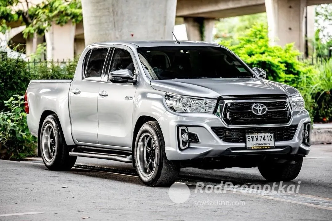 2019-toyota-hilux-revo-24-e-prerunner-double-cab-bangkok-40898846