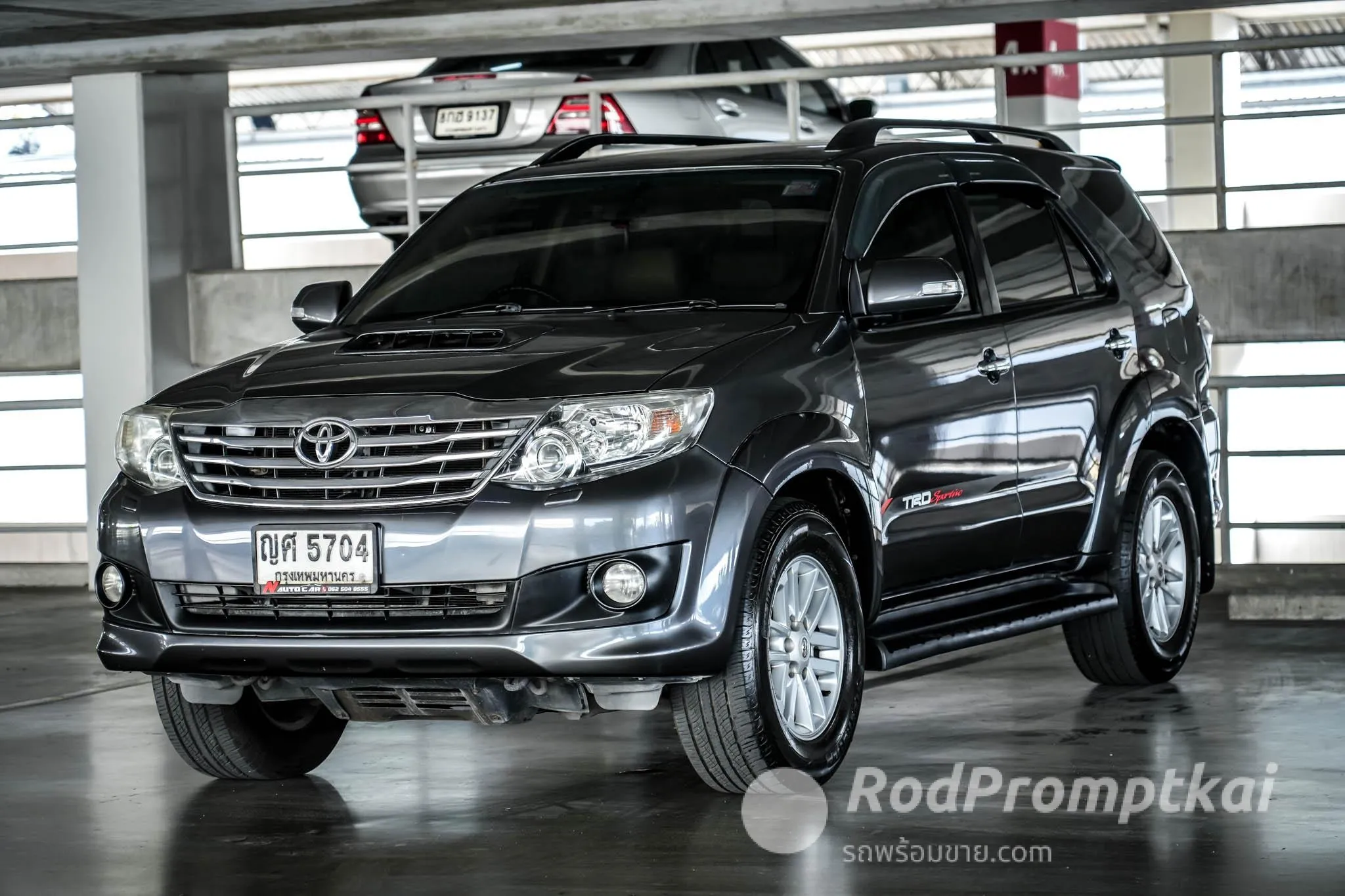 2011-toyota-fortuner-30-v-bangkok-7-30v-4wd-13686503