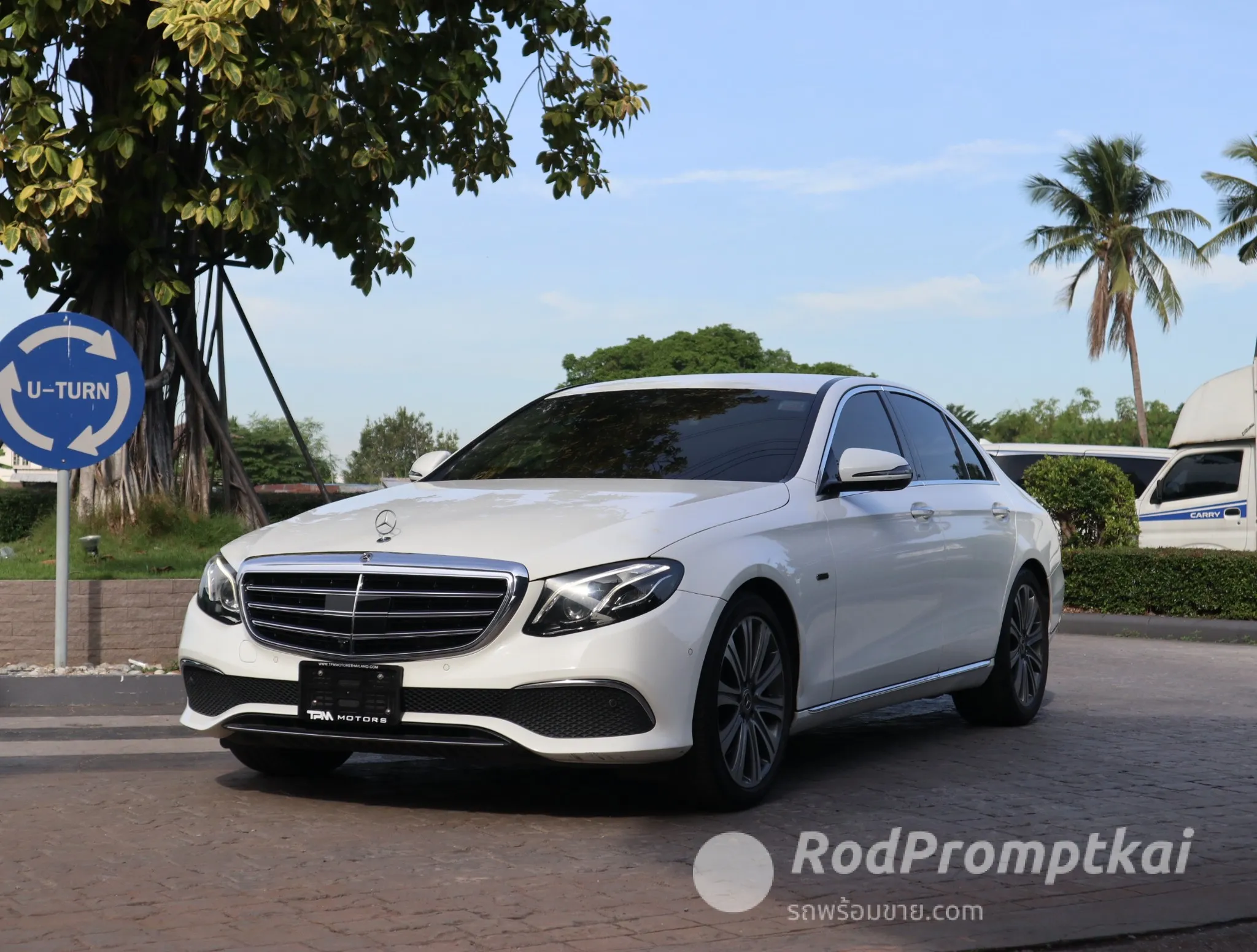 2019-mercedez-benz-e-class-e350e-20-exclusive-bangkok-2019-56369939