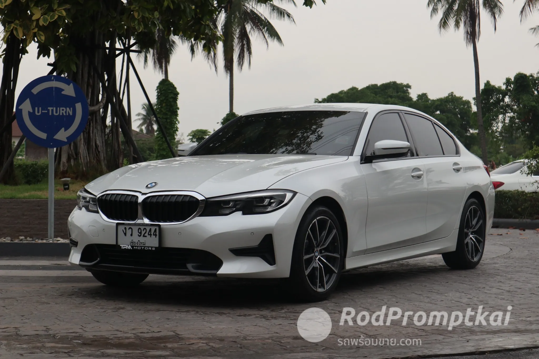 2019-bmw-series-3-320d-sport-bangkok-49309431