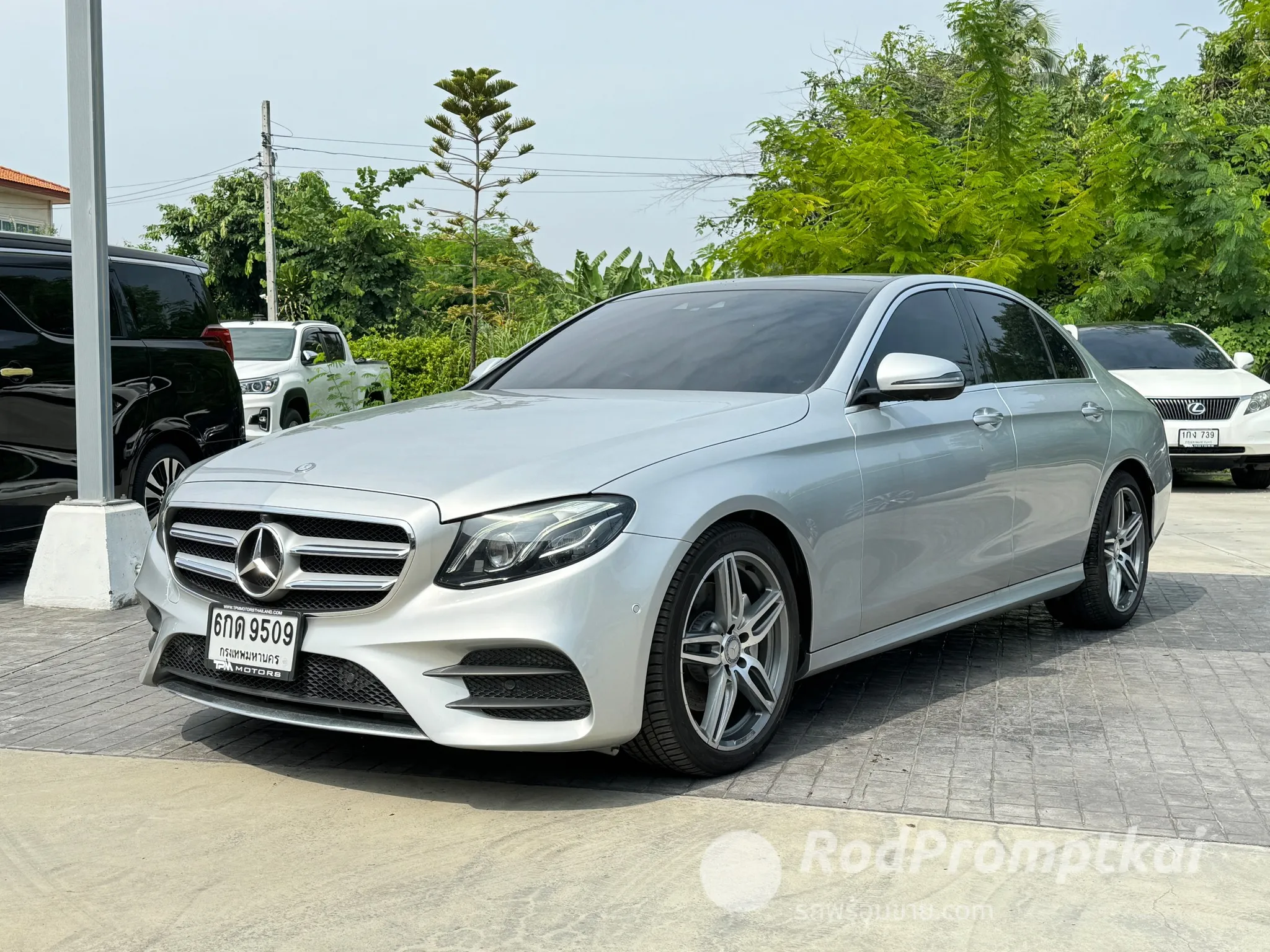 2017-mercedez-benz-e-class-e220d-20-amg-dynamic-bangkok-57638201