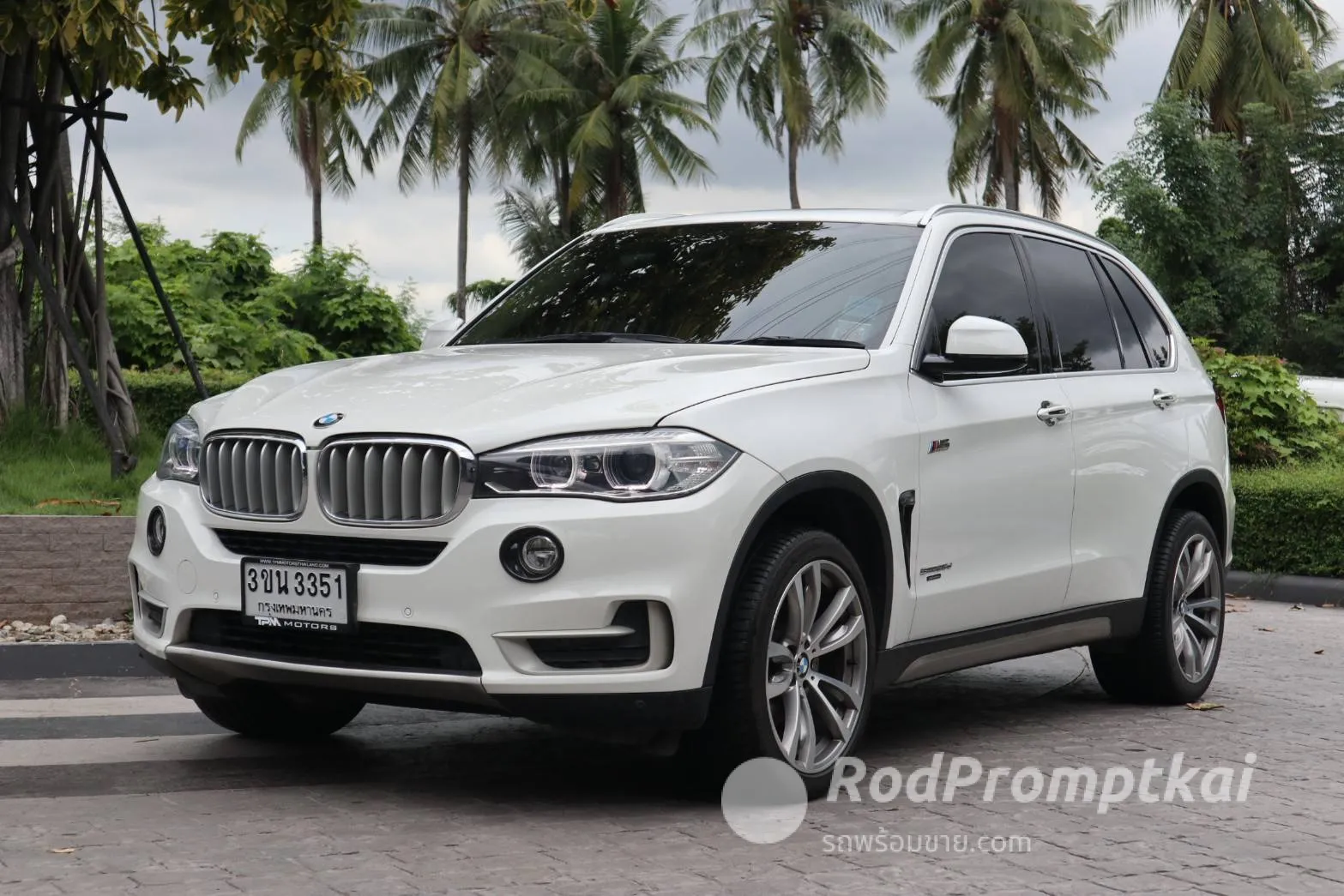 2015-bmw-x5-20-sdrive25d-pure-experience-bangkok-01109390