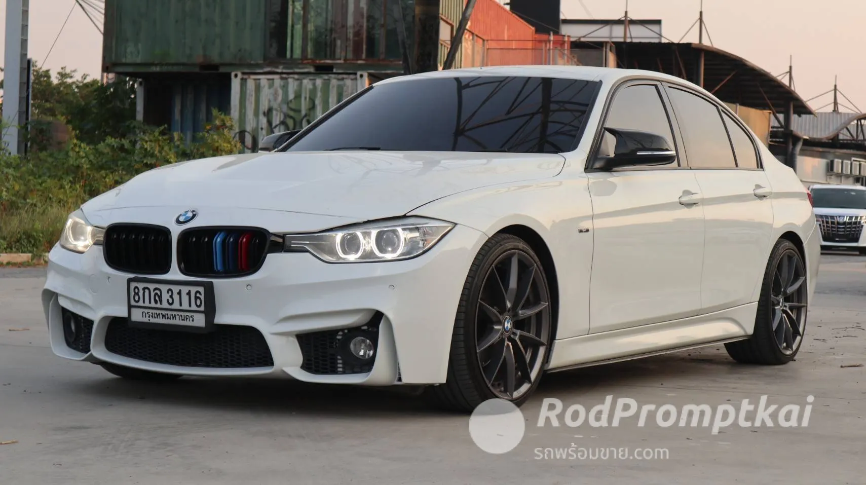 2015-bmw-series-3-320d-sport-bangkok-33451846