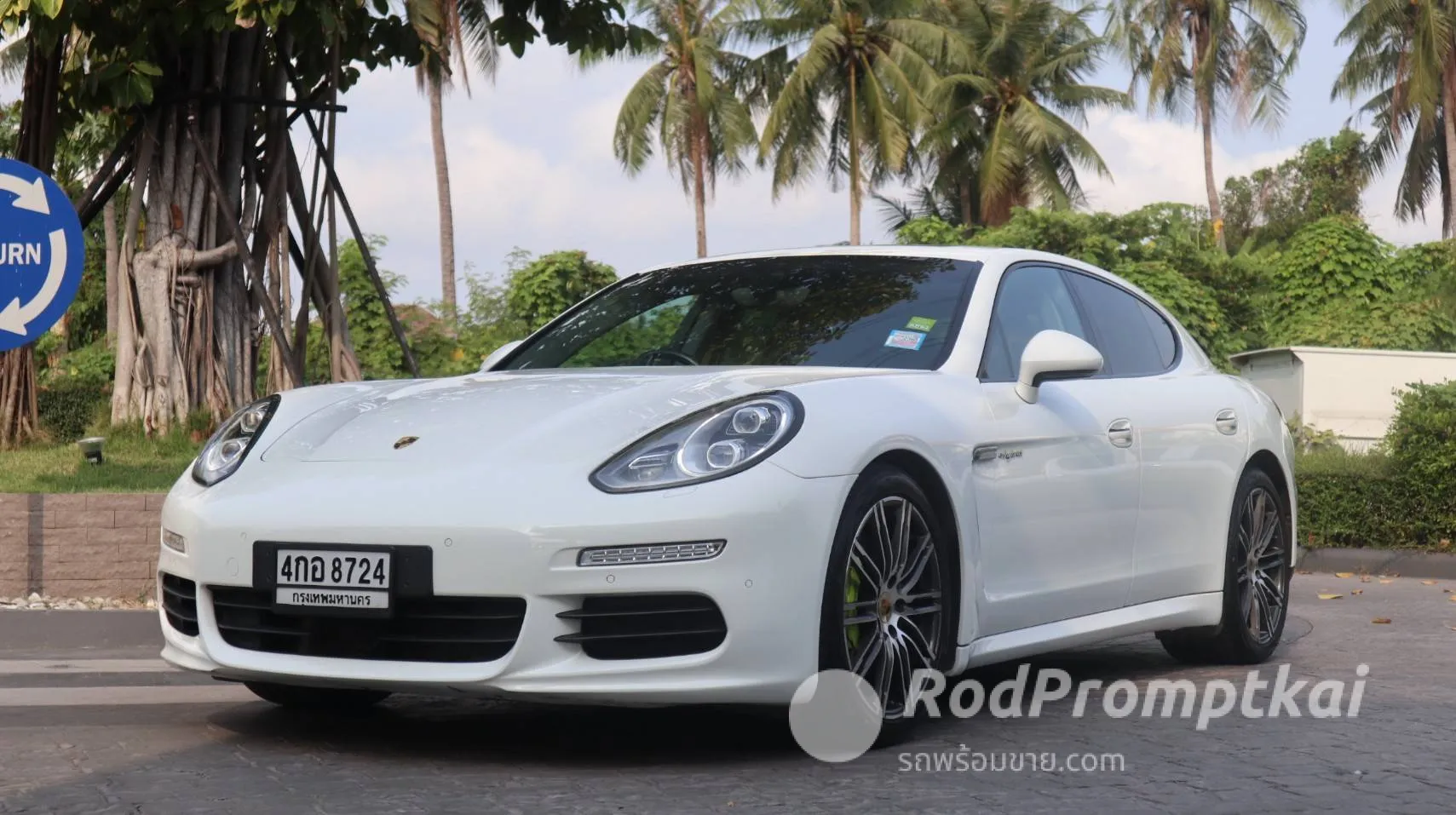 2015-porsche-panamera-30-s-e-hybrid-bangkok-34736377