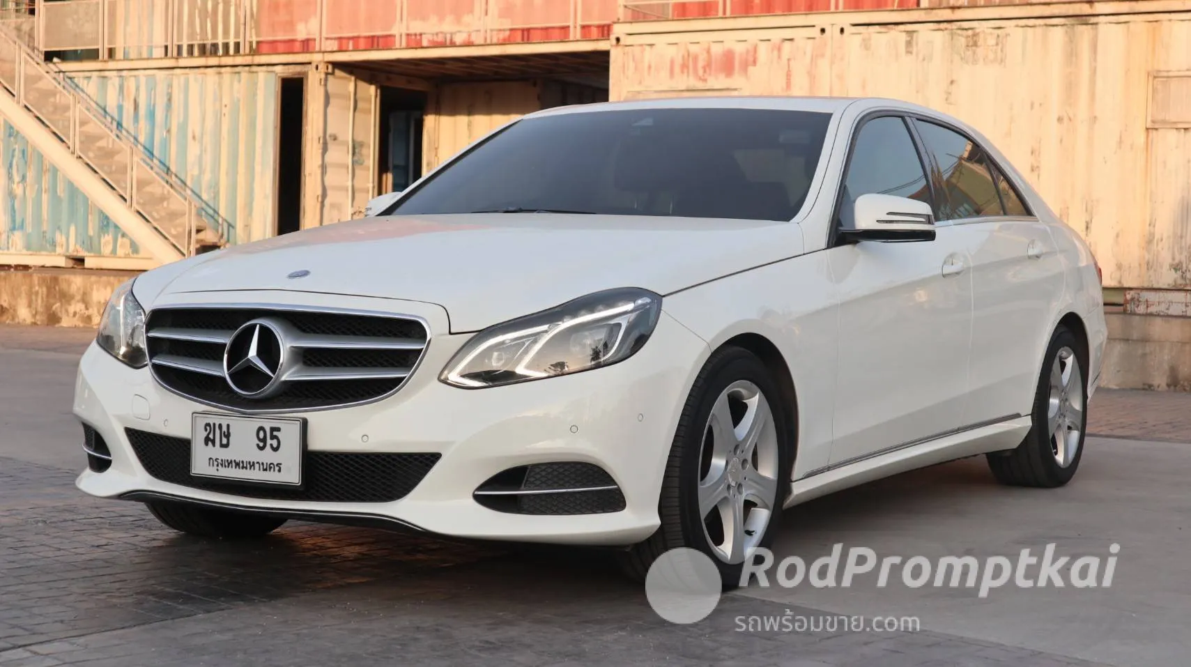 2014-mercedez-benz-e-class-e200-20-avantgarde-bangkok-82201873