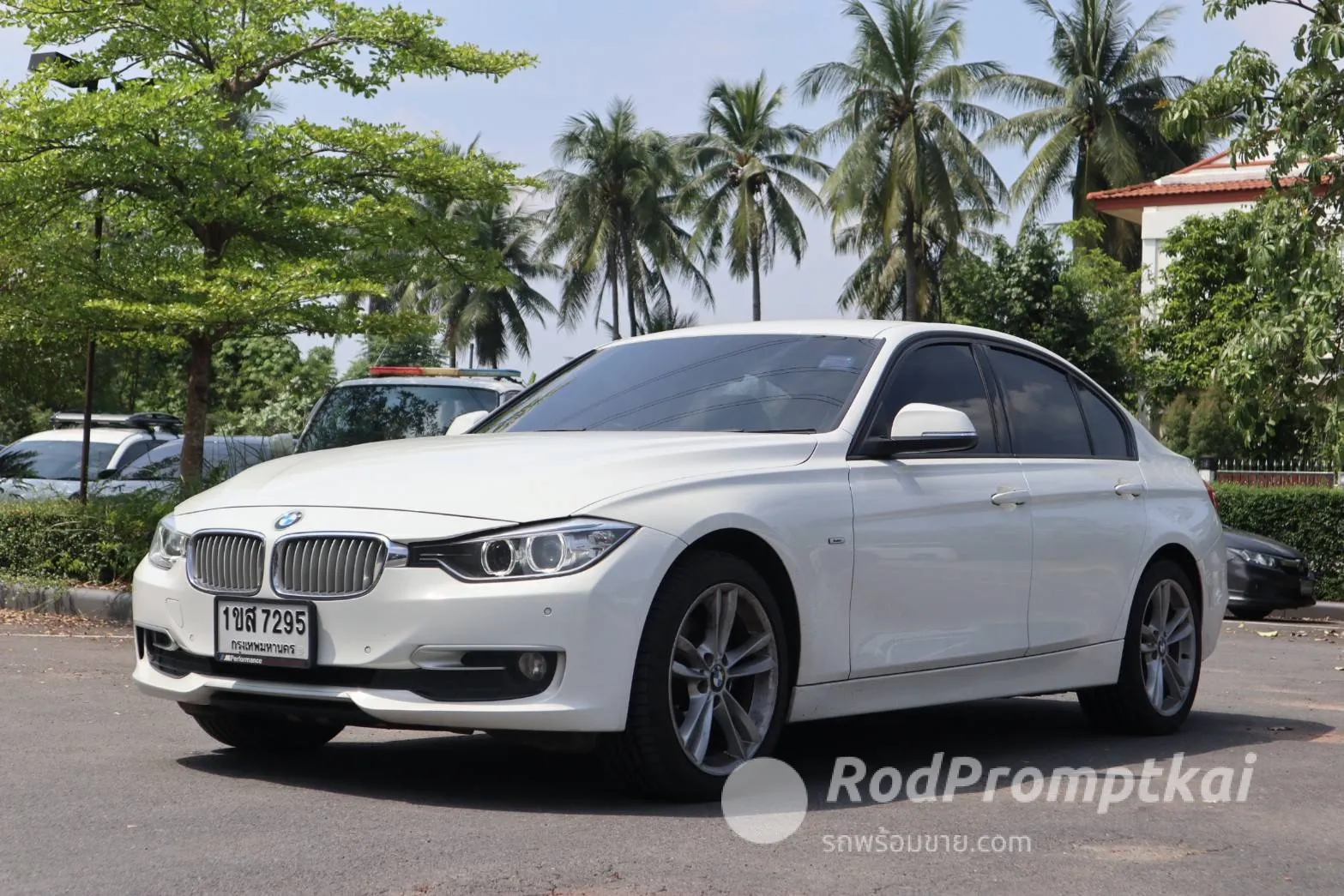 2012-bmw-series-3-320d-sport-bangkok-46420528