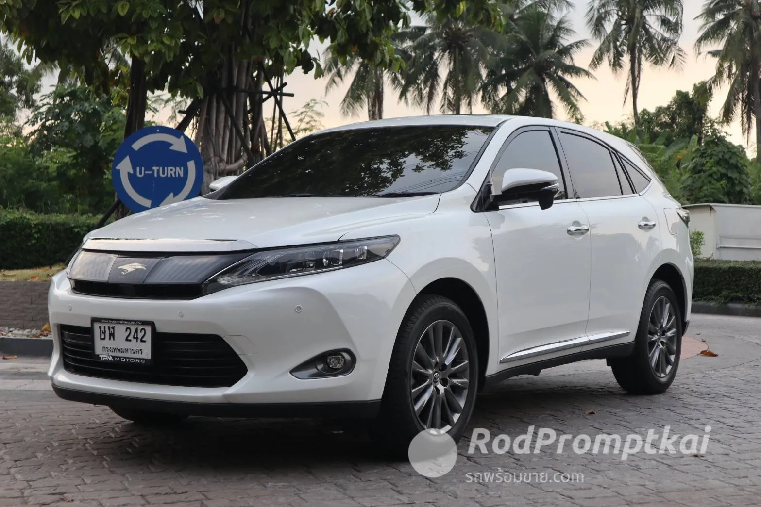 2014-toyota-harrier-20-premium-bangkok-46731587