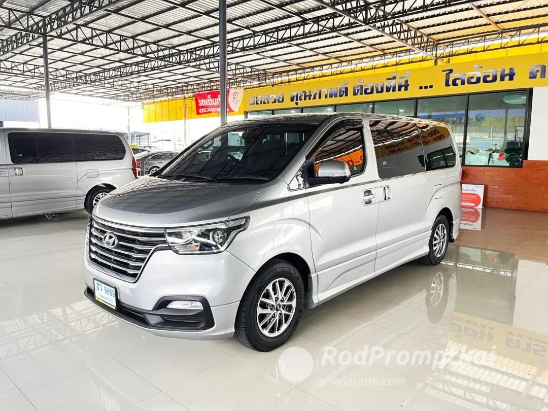 2019-hyundai-h-1-25-deluxe-bangkok-57480685