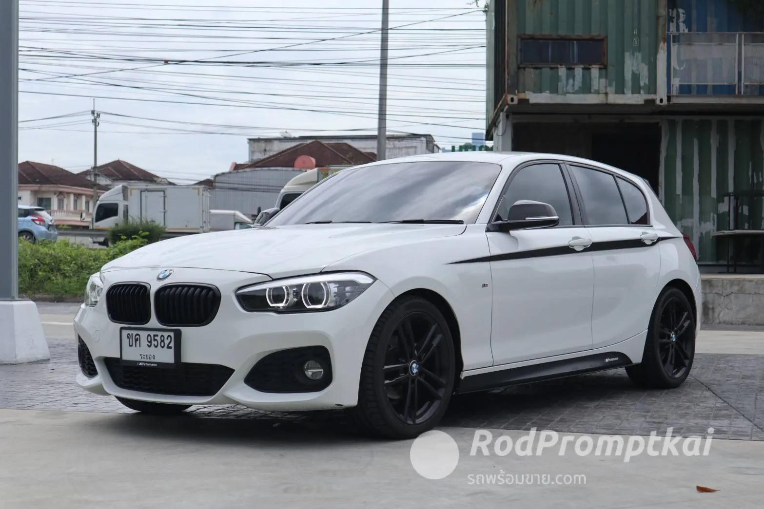 2016-bmw-series-1-118i-15-m-sport-bangkok-91626216