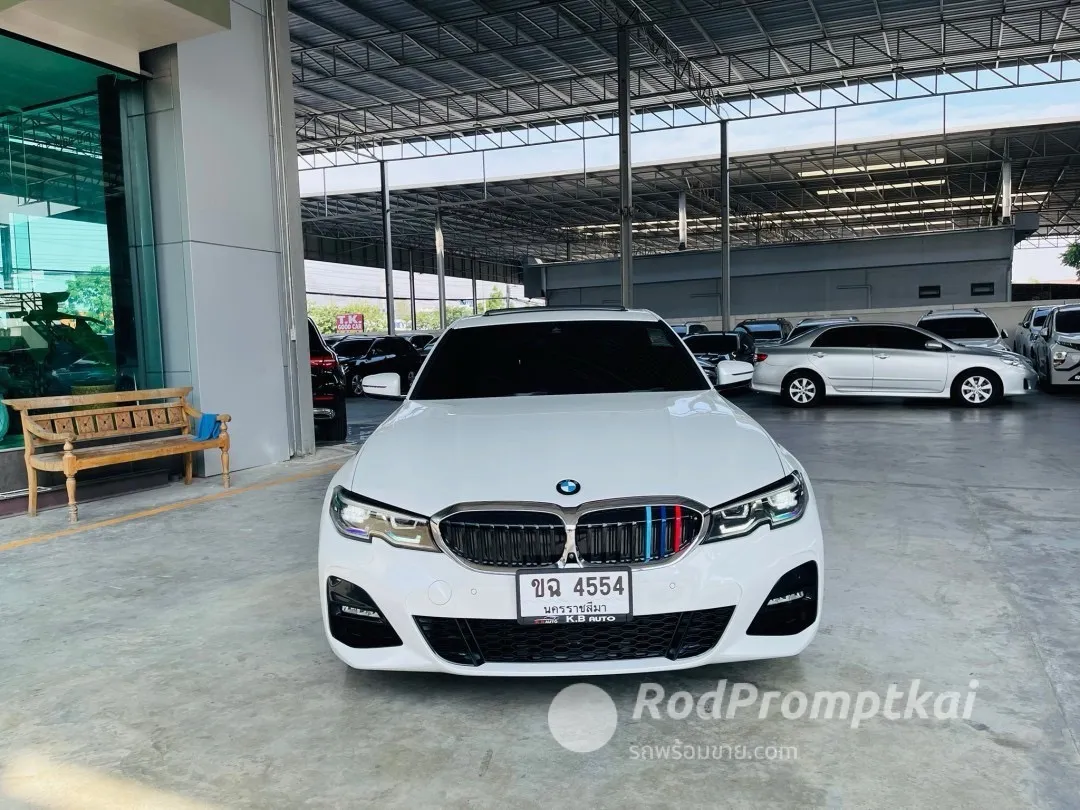 2020-bmw-series-3-330e-m-sport-bangkok-40825473