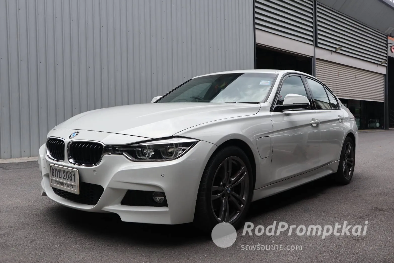 2017-bmw-series-3-330e-m-sport-bangkok-77928604