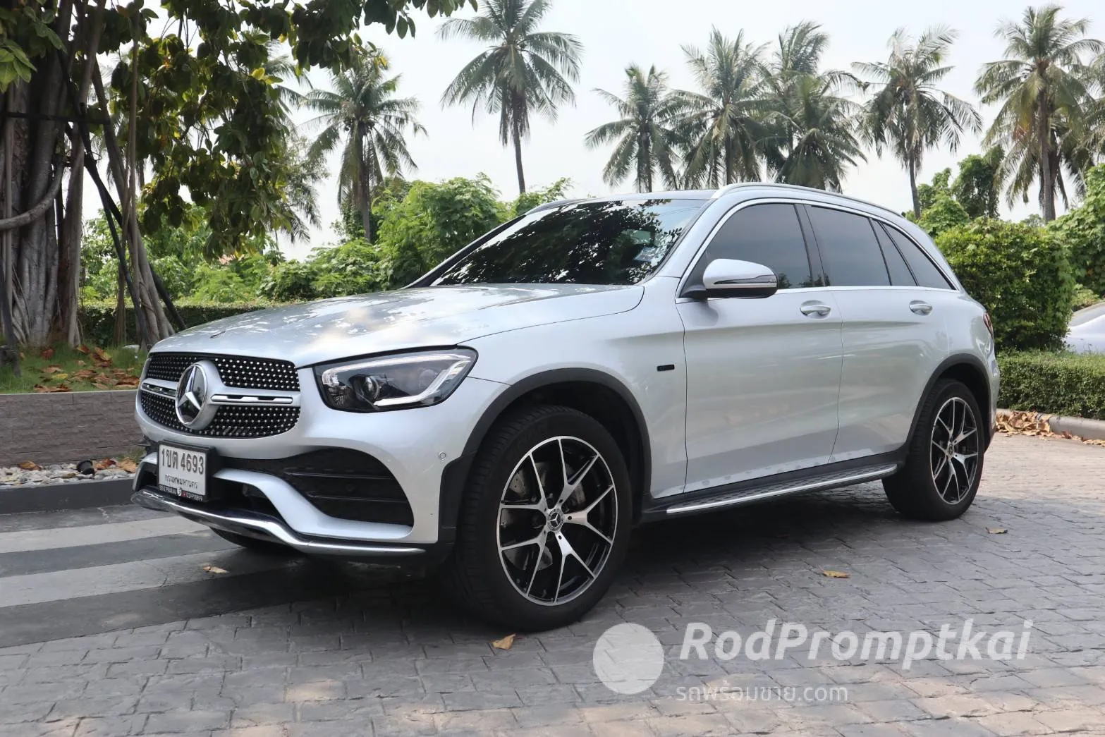 2020-mercedez-benz-glc-class-300e-20-4matic-amg-dynamic-4wd-bangkok-41097126