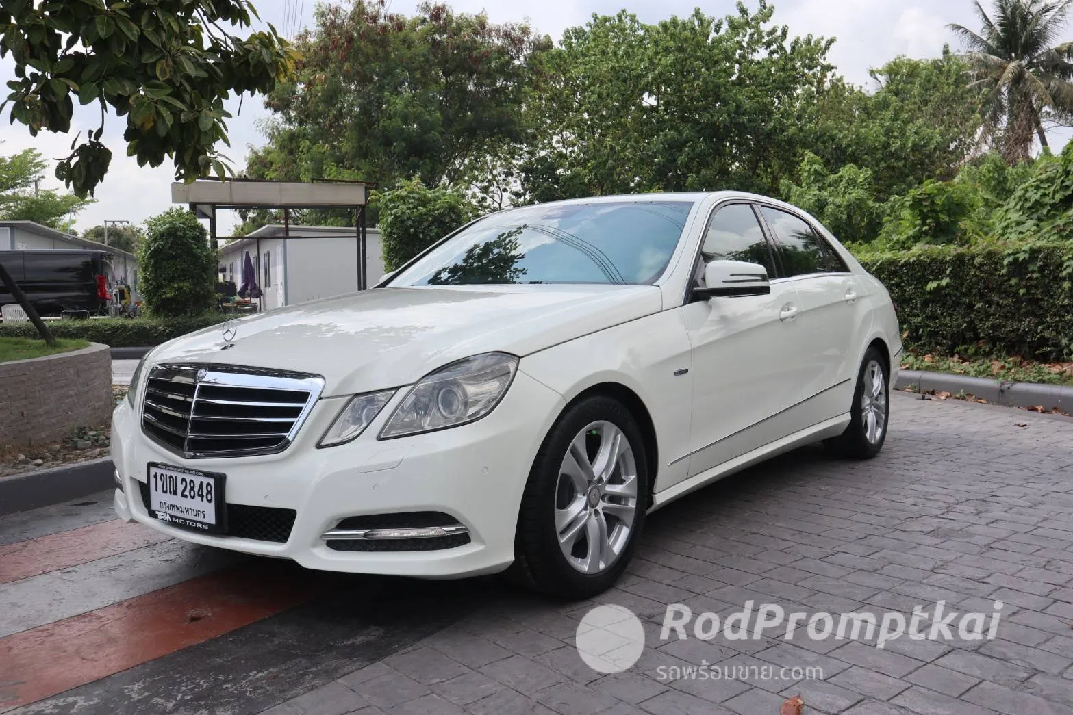 2013-mercedez-benz-e-class-e250-cgi-18-avantgarde-bangkok-51553477