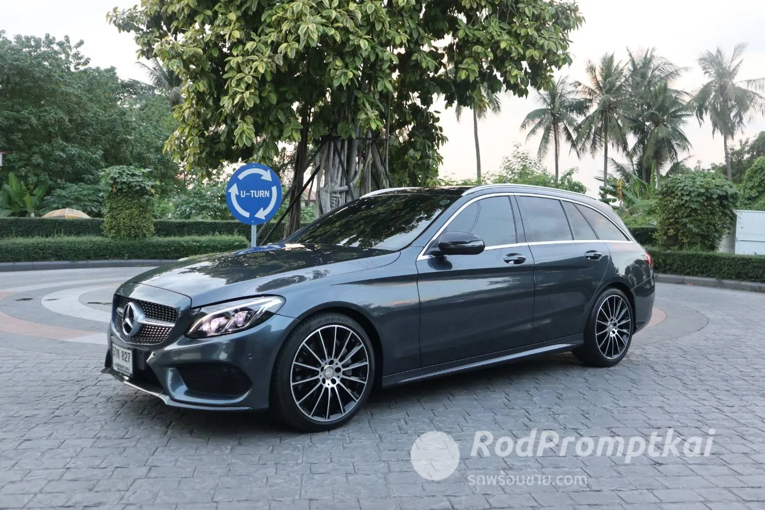 2015-mercedez-benz-c-class-c300-21-bluetec-hybrid-amg-dynamic-bangkok-06794401