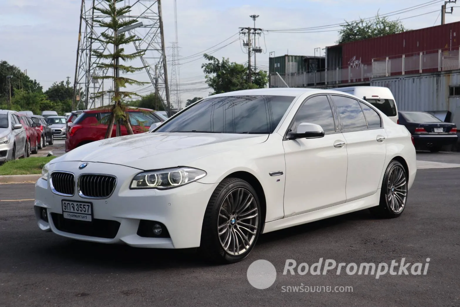 2015-bmw-series-5-528i-m-sport-bangkok-10827769