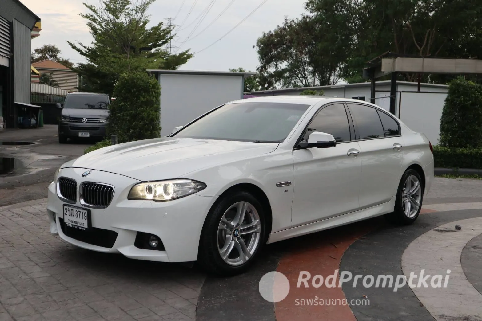 2016-bmw-series-5-520d-m-sport-bangkok-27875813