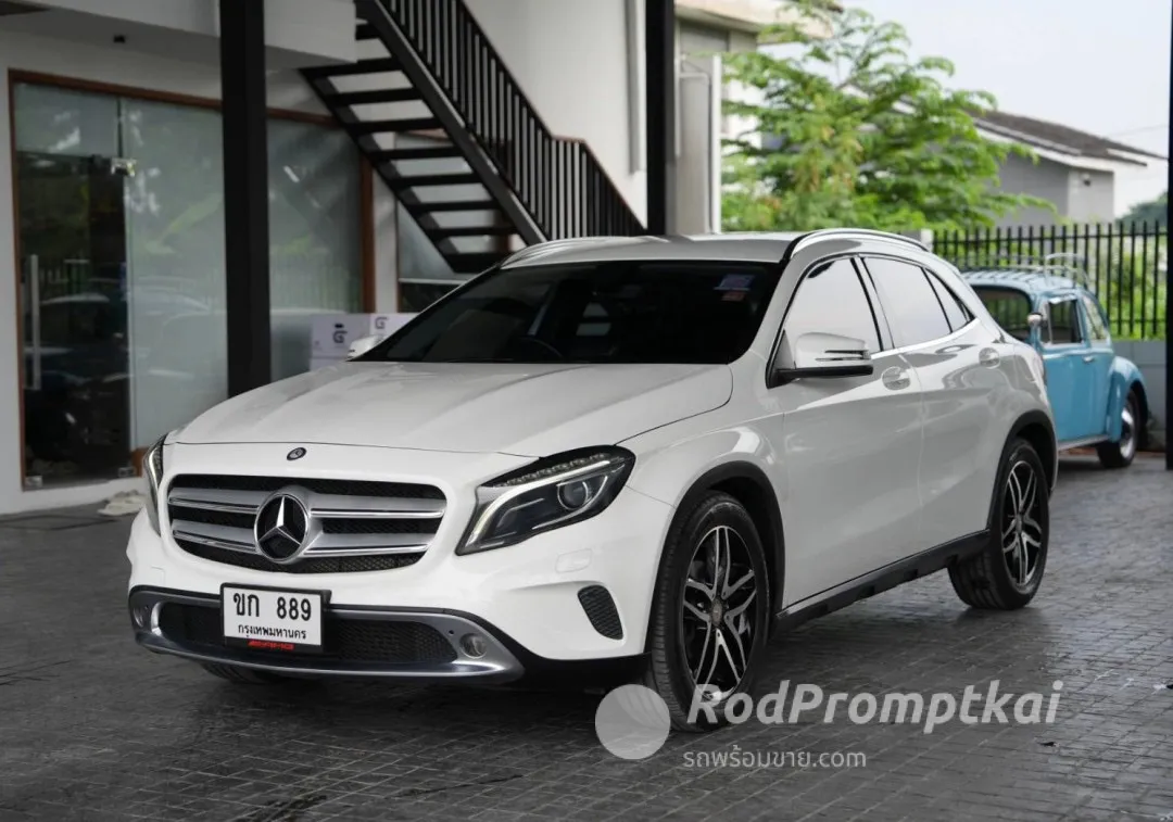 2015-mercedez-benz-gla-class-200-16-bangkok-57552642