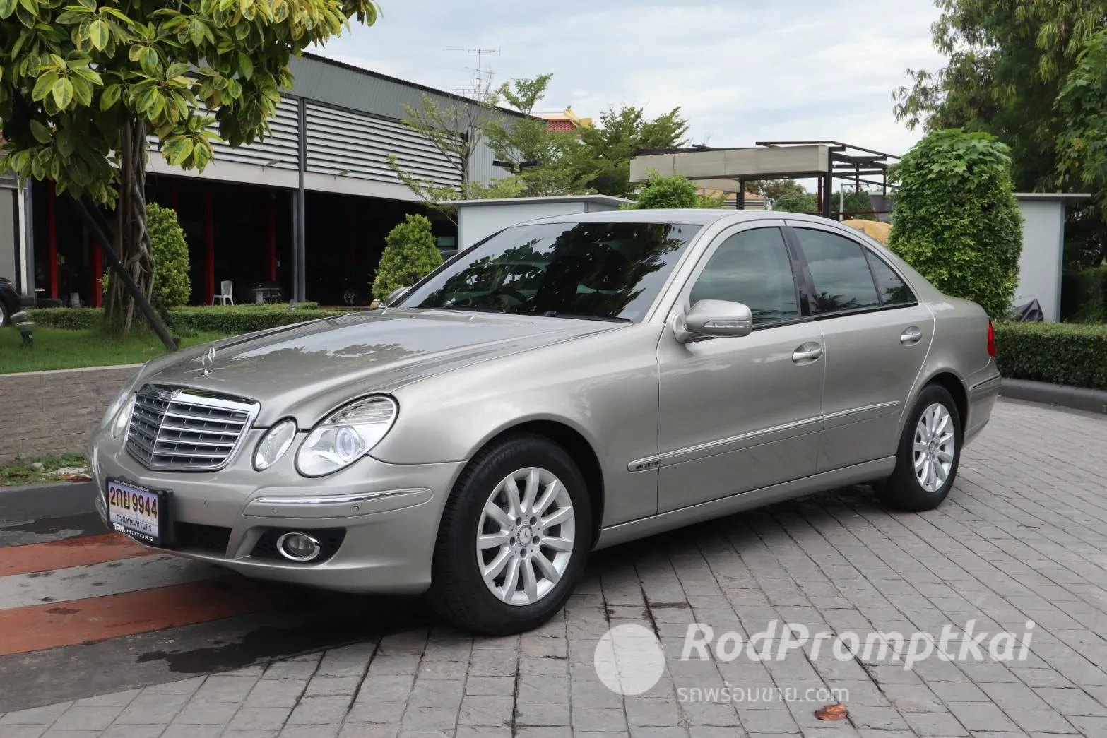 2009-mercedez-benz-e-class-e200-18-ngt-bangkok-58365764