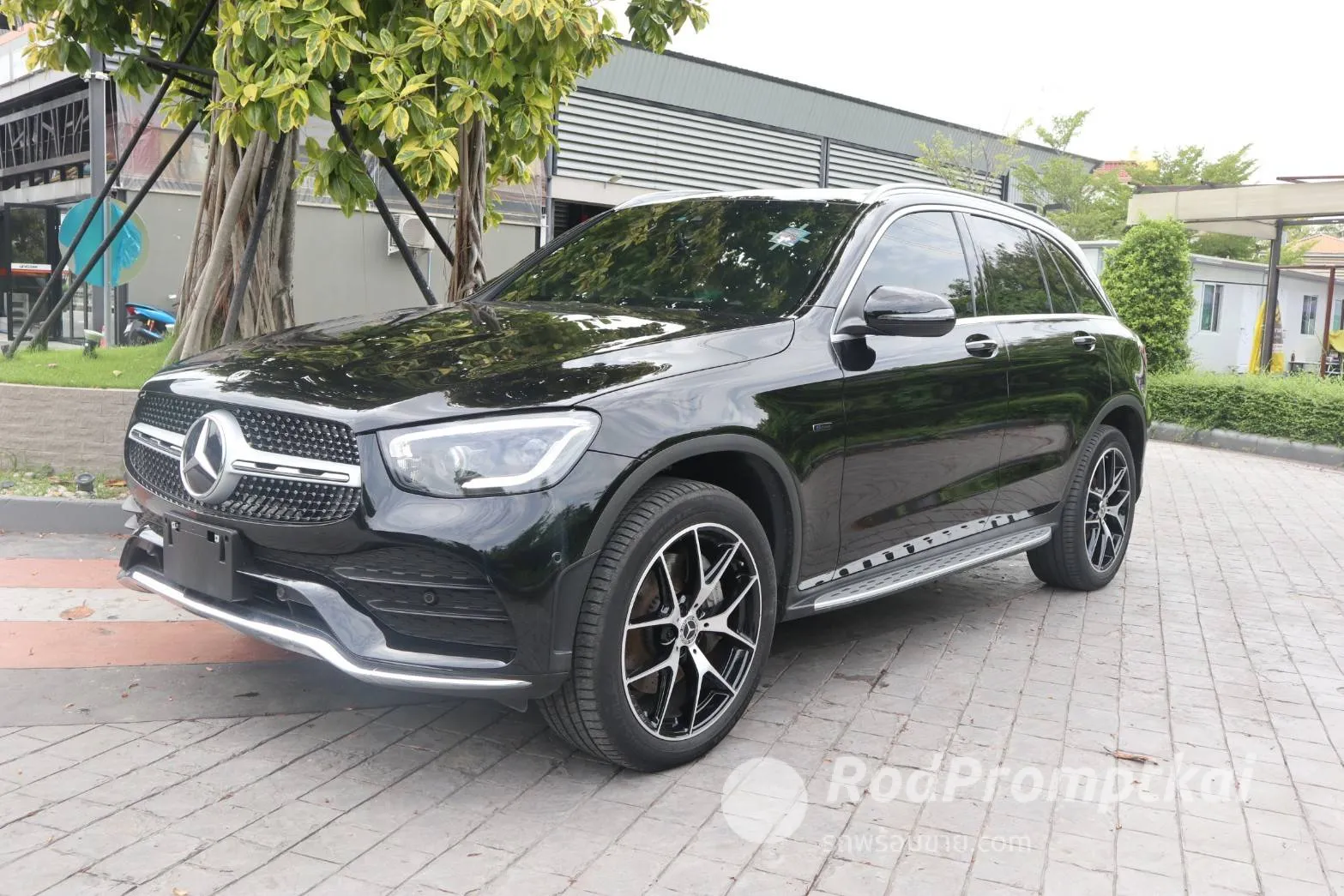 2020-mercedez-benz-glc-class-300e-20-4matic-amg-dynamic-4wd-bangkok-59199309