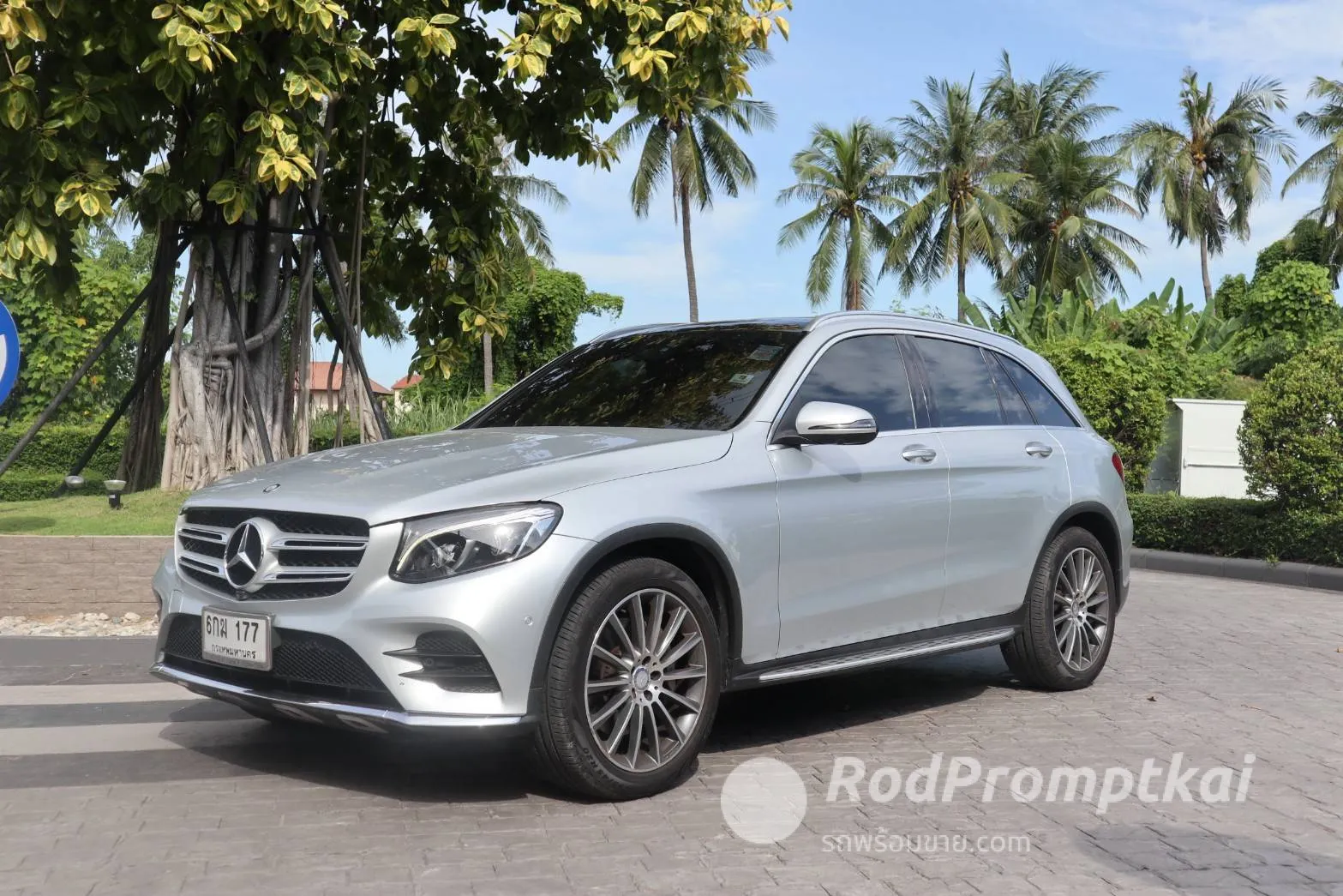 2017-mercedez-benz-glc-class-250d-21-4matic-amg-dynamic-4wd-bangkok-60336328