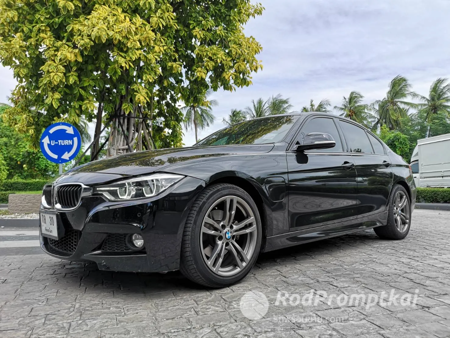 2017-bmw-series-3-330e-m-sport-bangkok-67806538