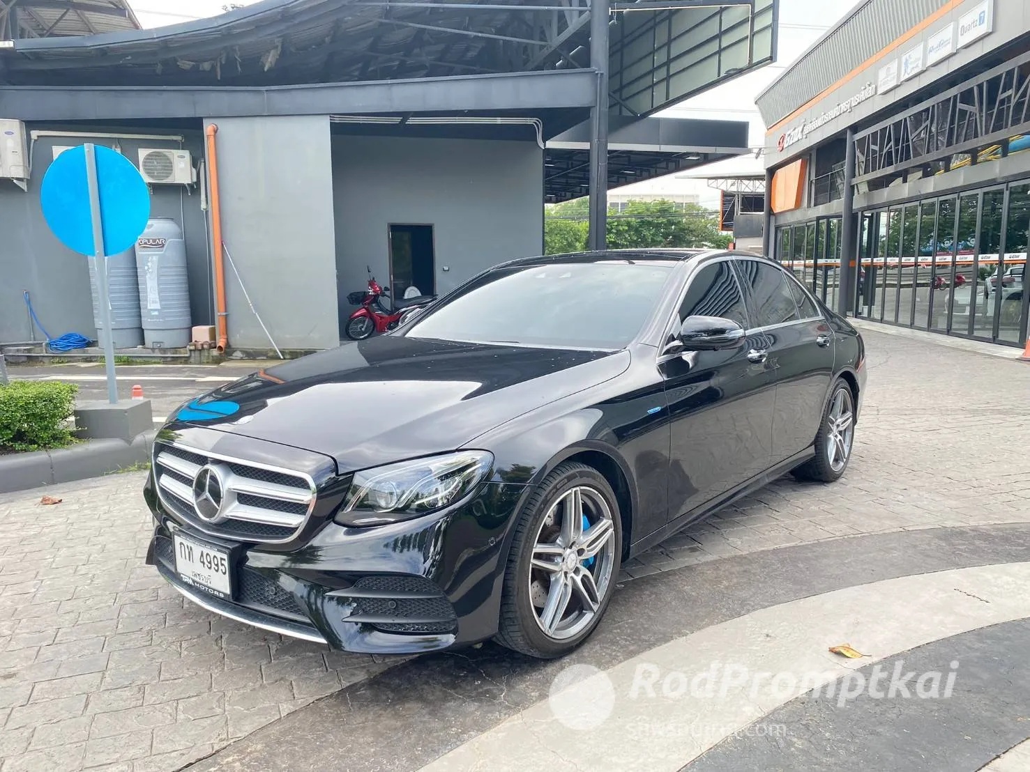 2017-mercedez-benz-e-class-e350e-20-amg-dynamic-bangkok-71840275