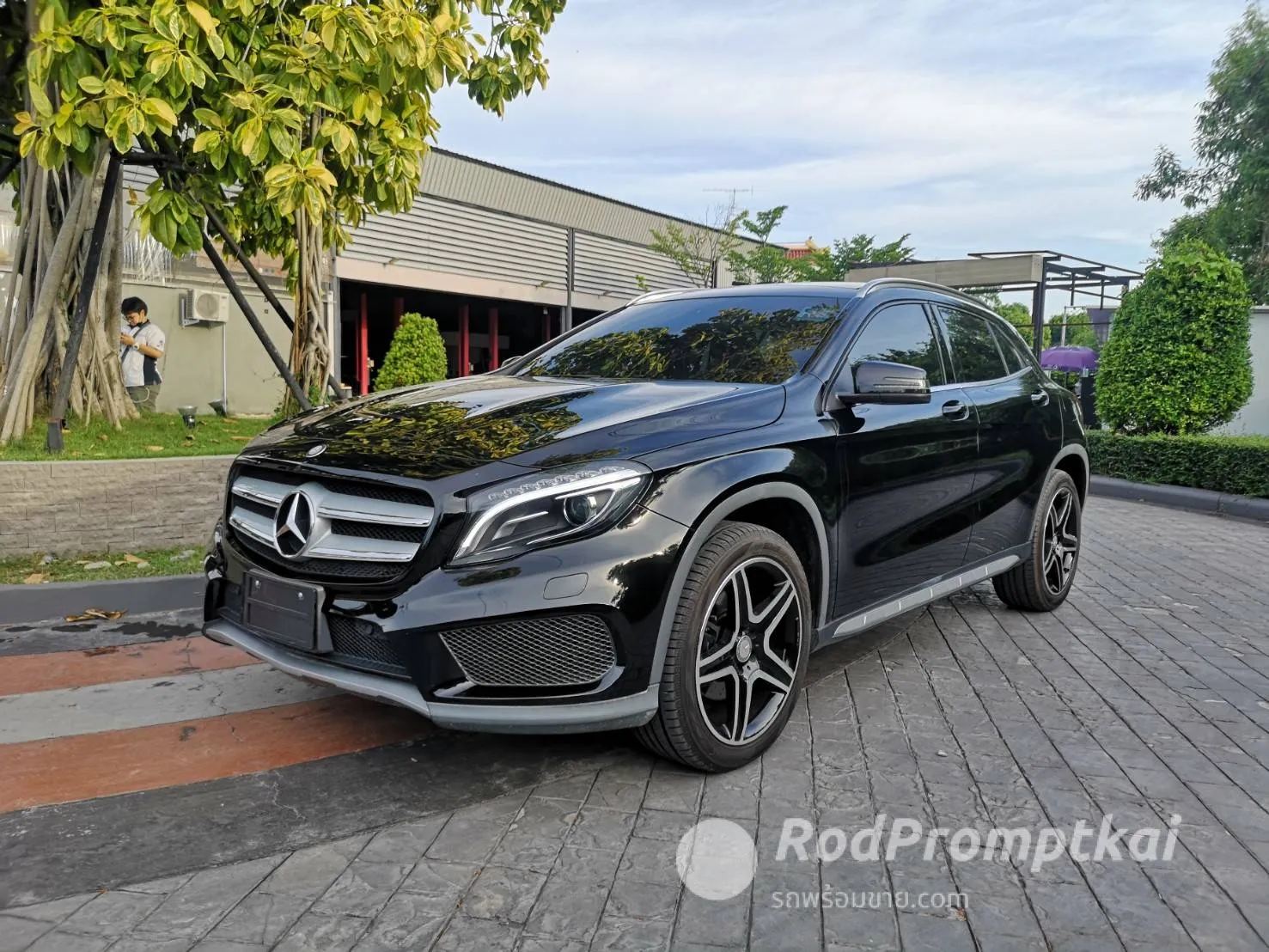 2016-mercedez-benz-gla-class-250-20-amg-dynamic-bangkok-77499486