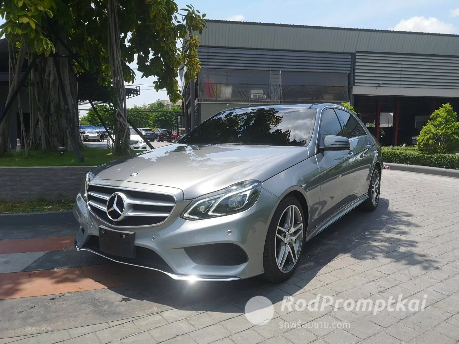 2015-mercedez-benz-e-class-e300-30-amg-dynamic-bangkok-40715318