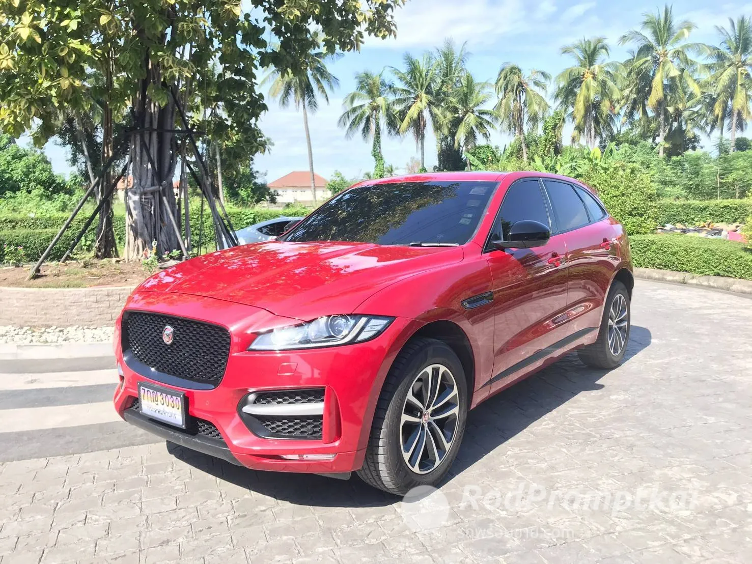 2017-jaguar-f-pace-20-r-sport-4wd-bangkok-45652993