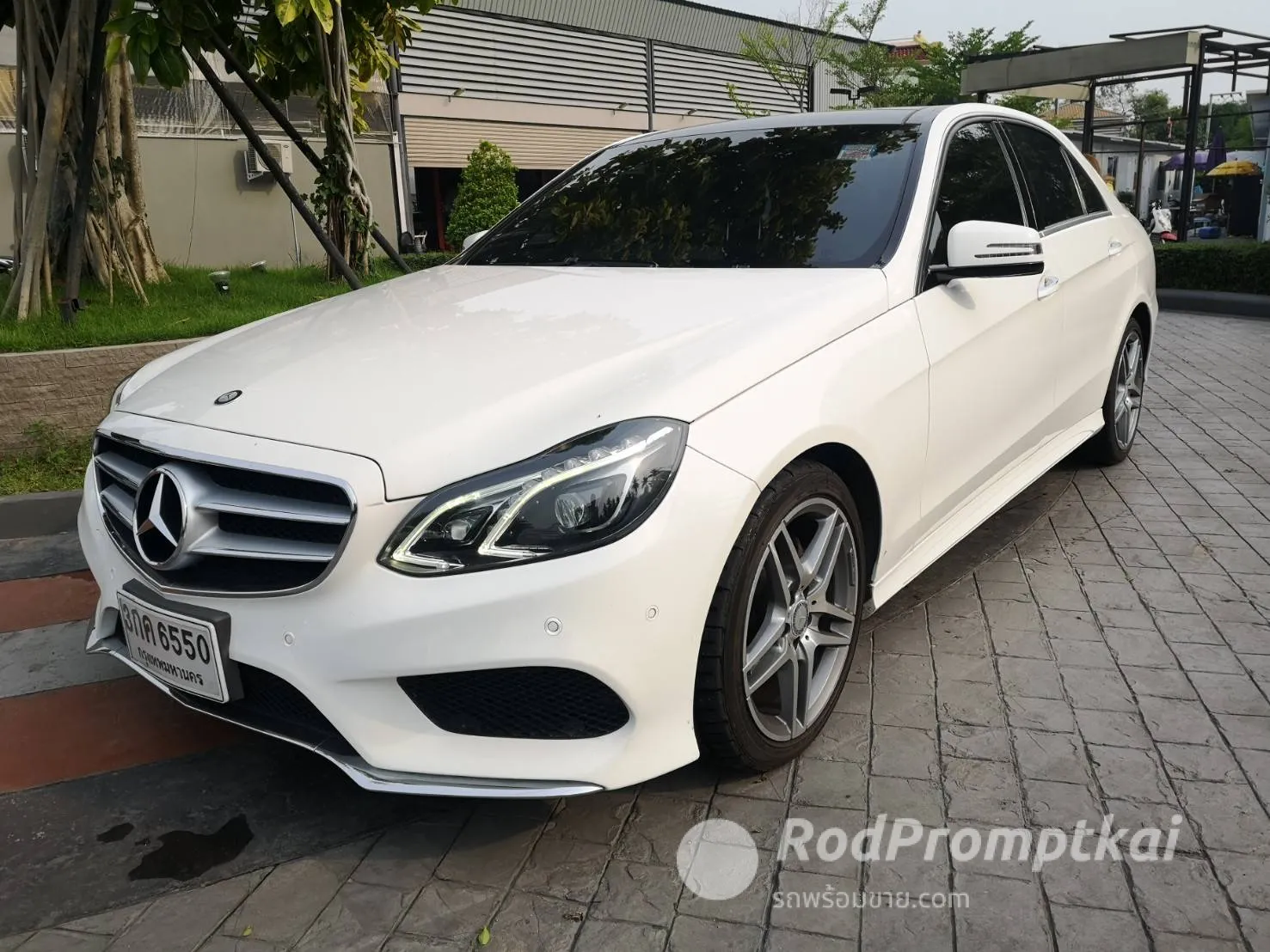 2014-mercedez-benz-e-class-e300-30-amg-dynamic-bangkok-49551781