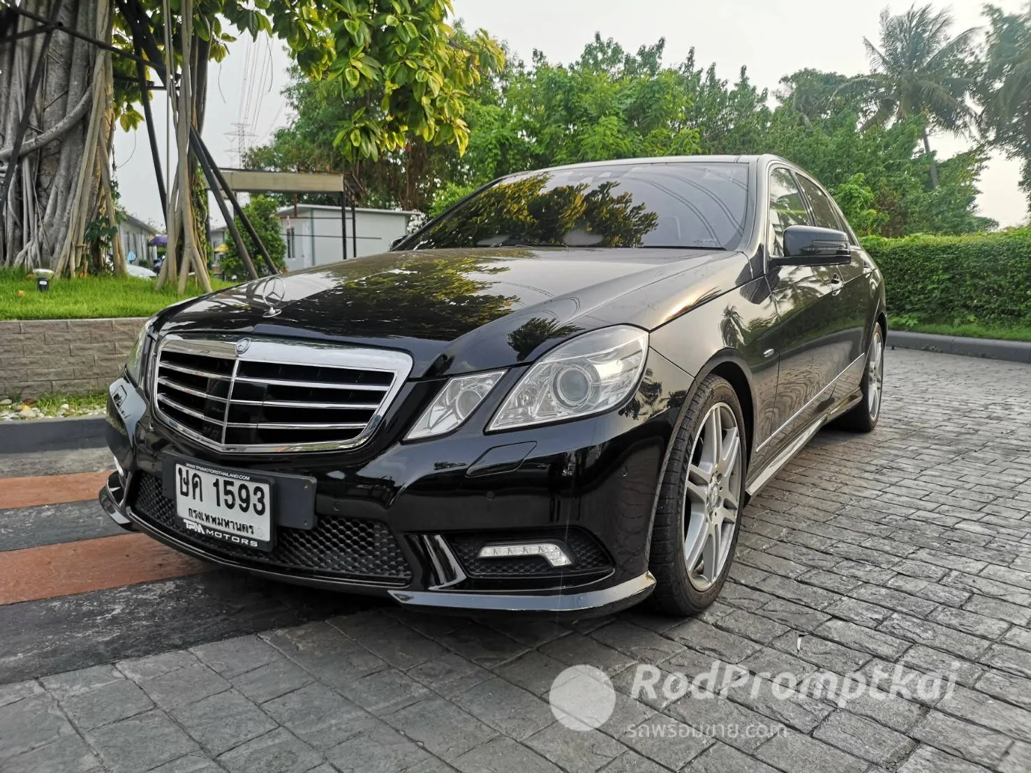 2011-mercedez-benz-e-class-e250-cgi-amg-18-bangkok-49941550