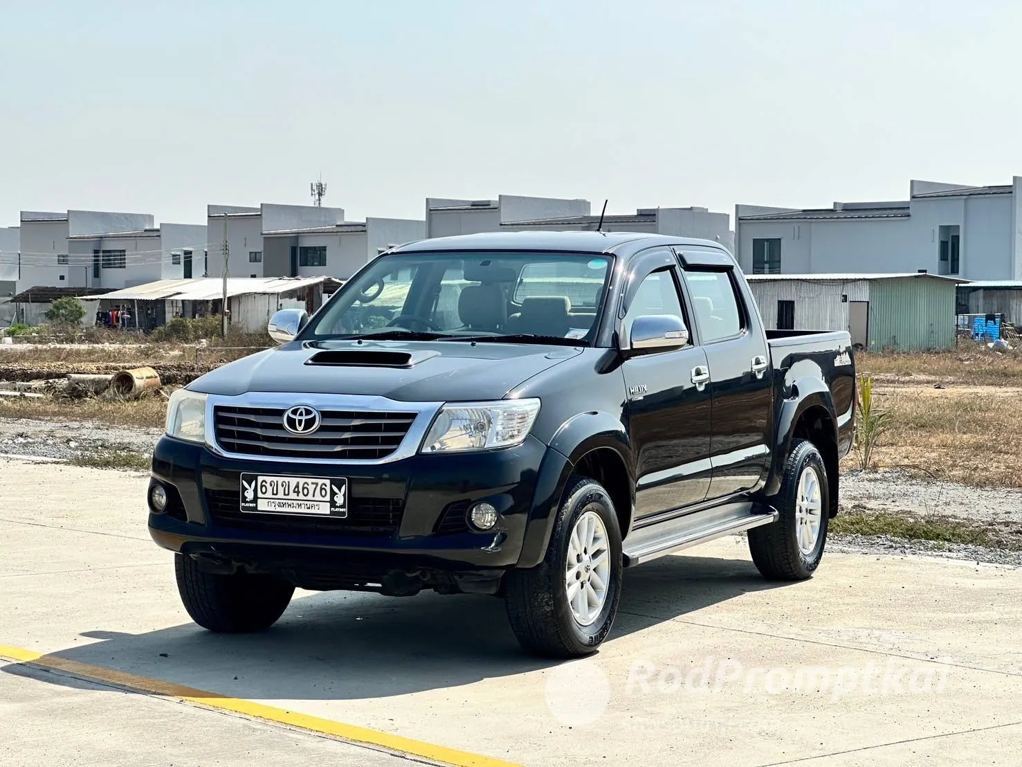 2013-toyota-hilux-vigo-25-e-prerunner-double-cab-bangkok-11282676