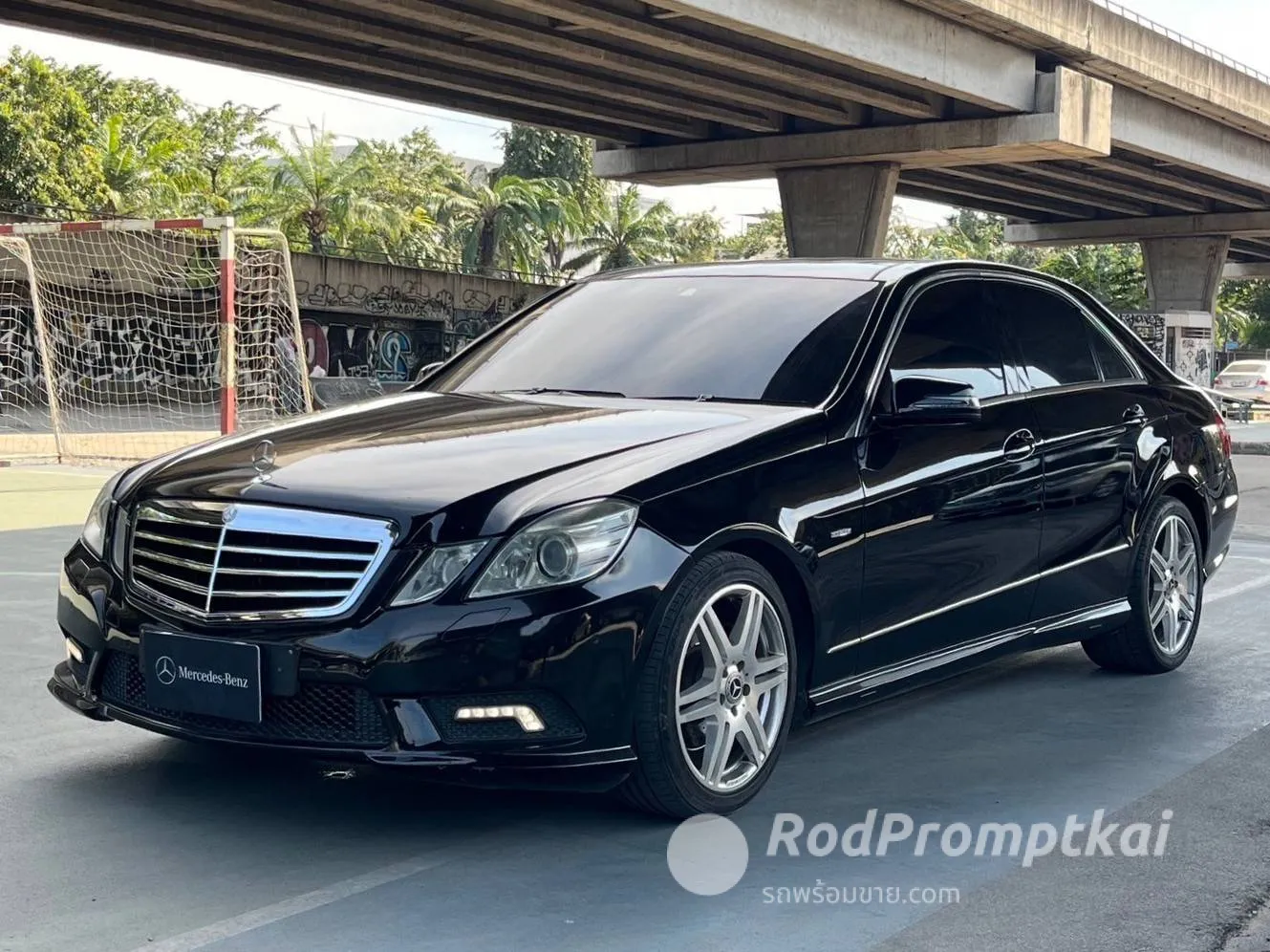 2011-mercedez-benz-e-class-e250-cdi-21-amg-bangkok-93713399