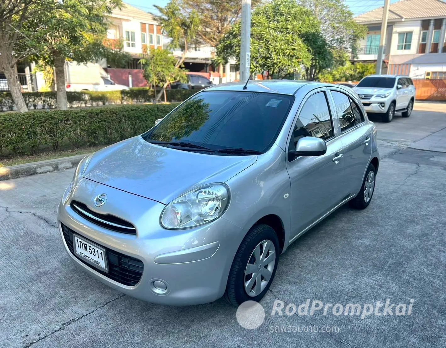 2013-nissan-march-12-e-bangkok-26781505