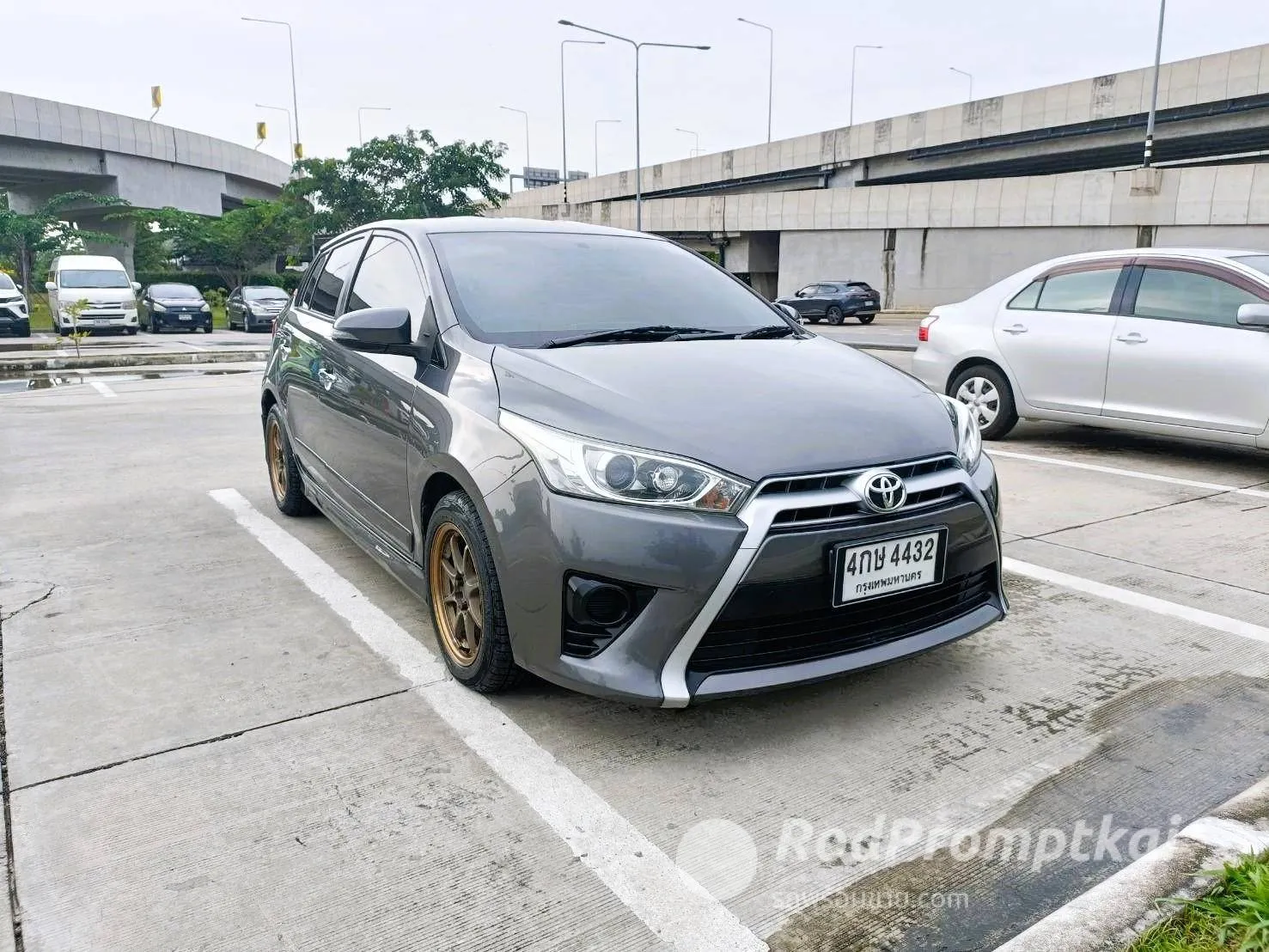 2016-toyota-yaris-12-g-bangkok-01473888