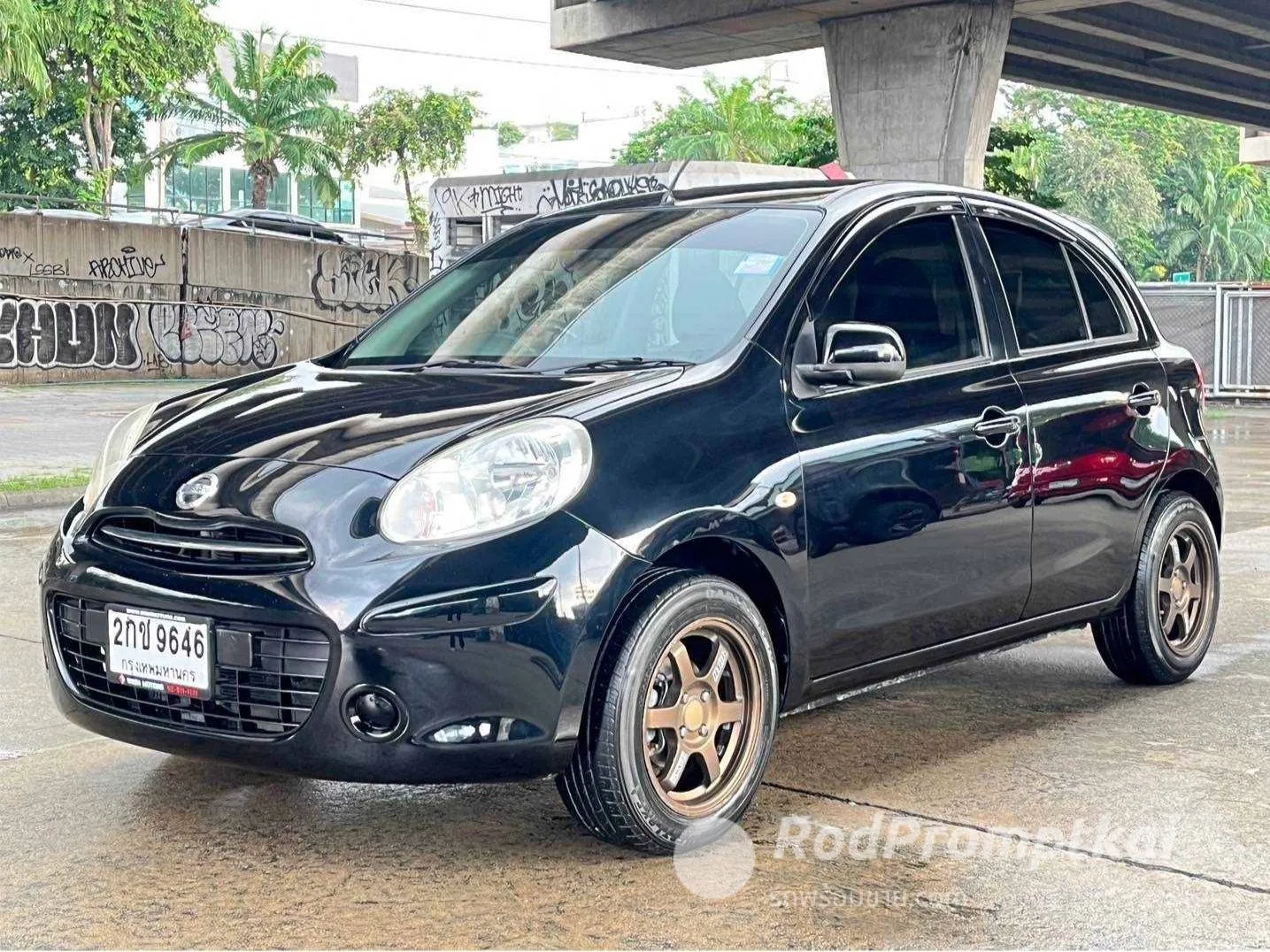 2013-nissan-march-12-vl-bangkok-28886337