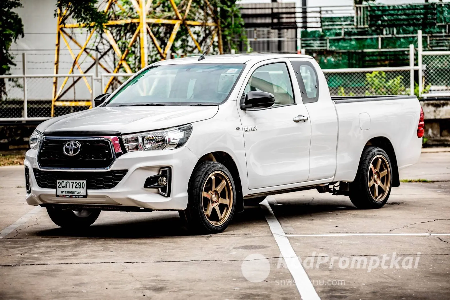 2017-toyota-hilux-revo-24-e-smart-cab-bangkok-31854961