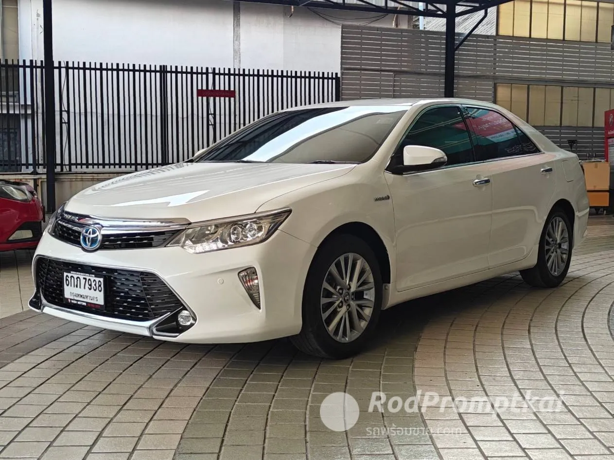 2017-toyota-camry-25-hybrid-navi-bangkok-31250612