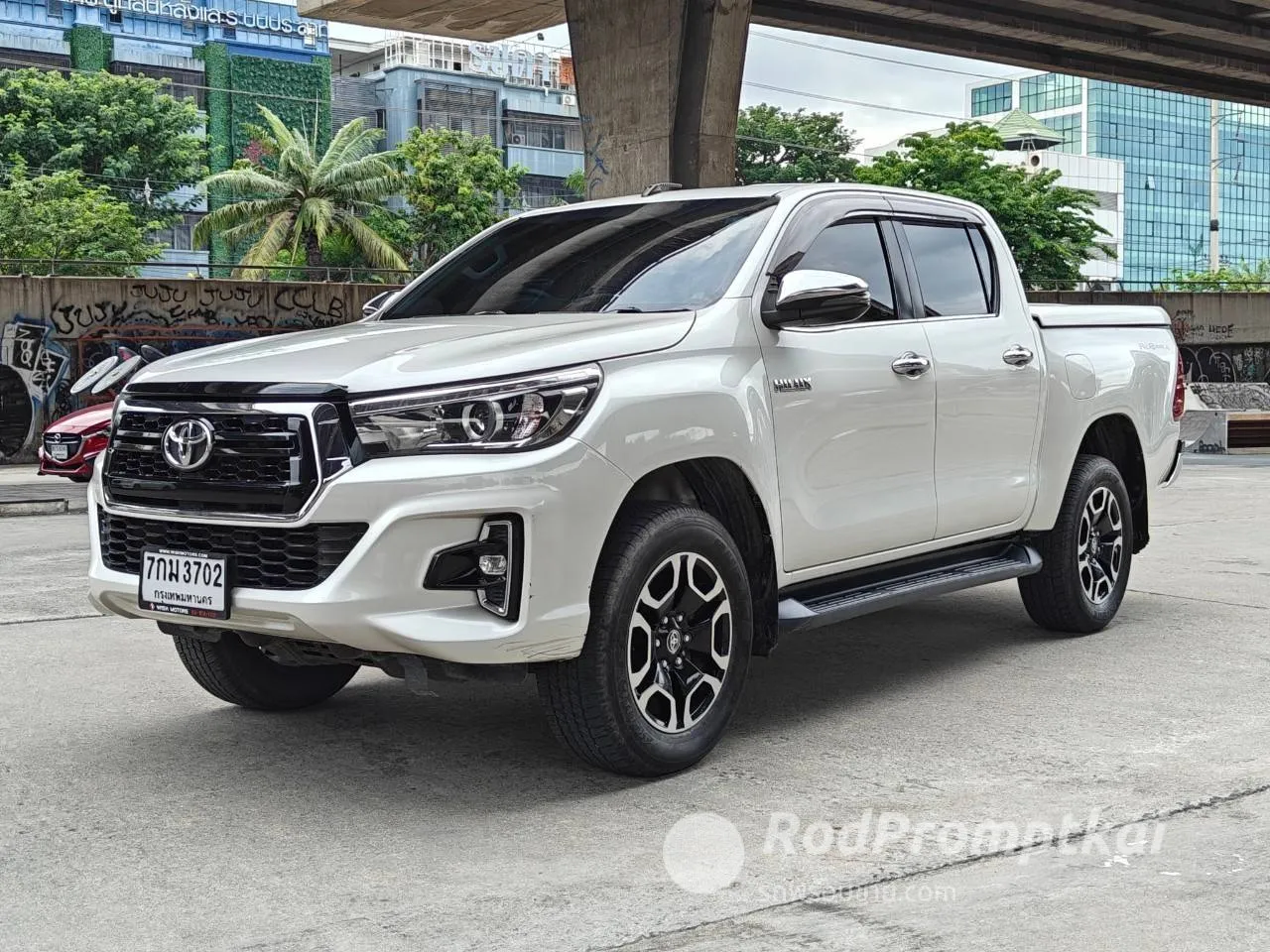 2018-toyota-hilux-revo-24-g-navi-prerunner-double-cab-bangkok-38851319