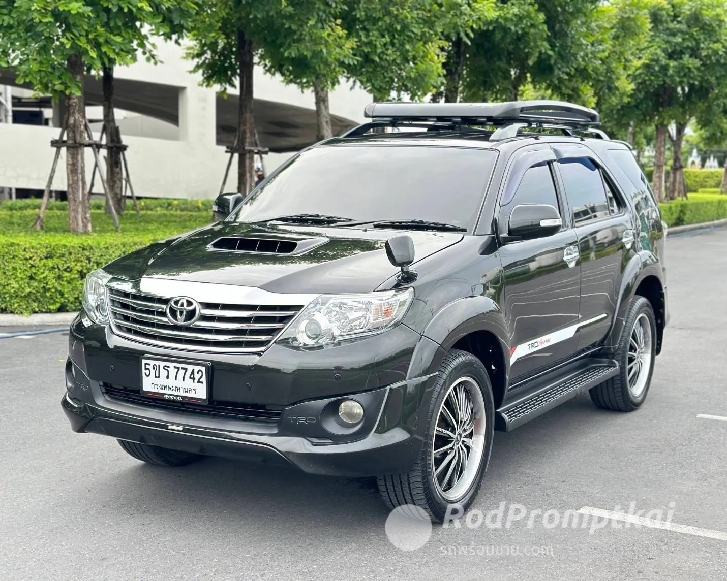 2012-toyota-fortuner-30-v-bangkok-51310587