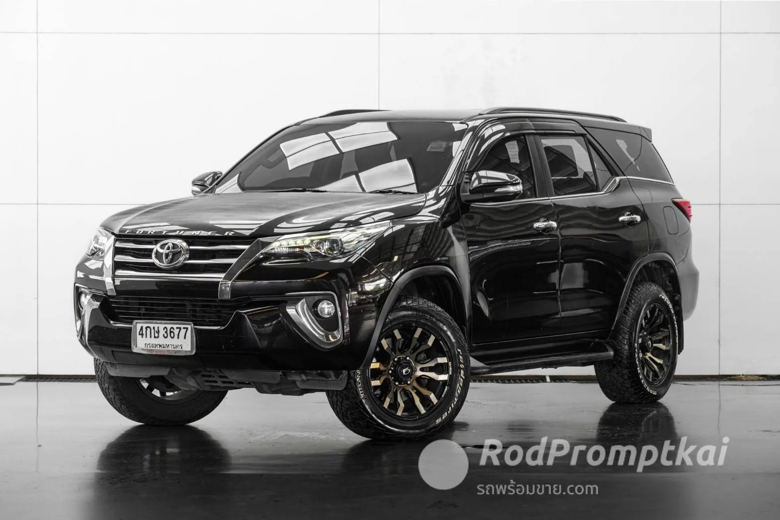 2015-toyota-fortuner-24-v-bangkok-24793766