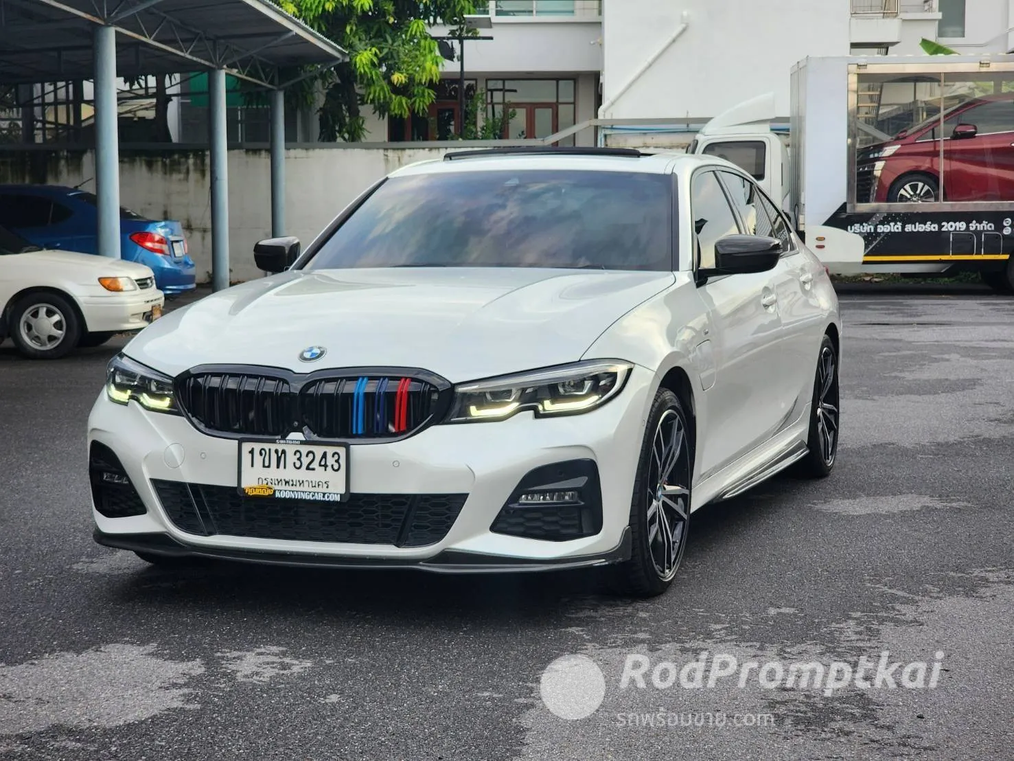 2020-bmw-series-3-330e-m-sport-bangkok-36339868