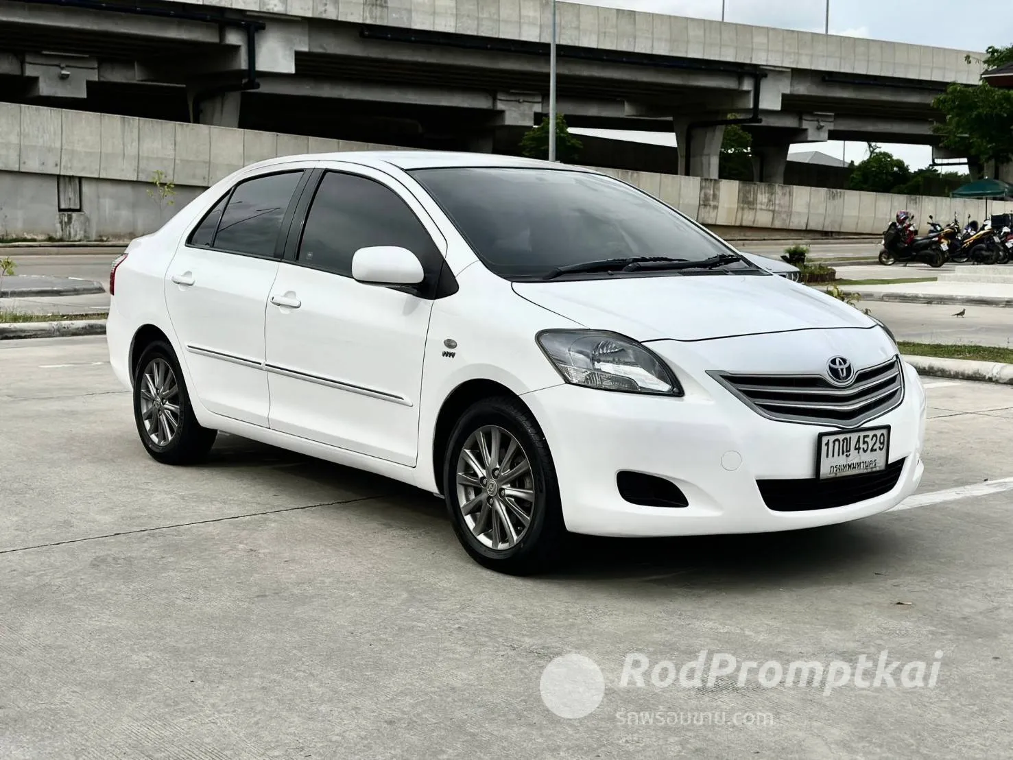 2012-toyota-vios-15-e-bangkok-98774847