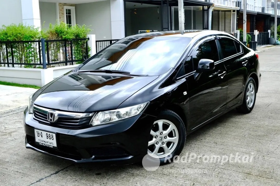 2013-honda-civic-18-s-bangkok-11979257