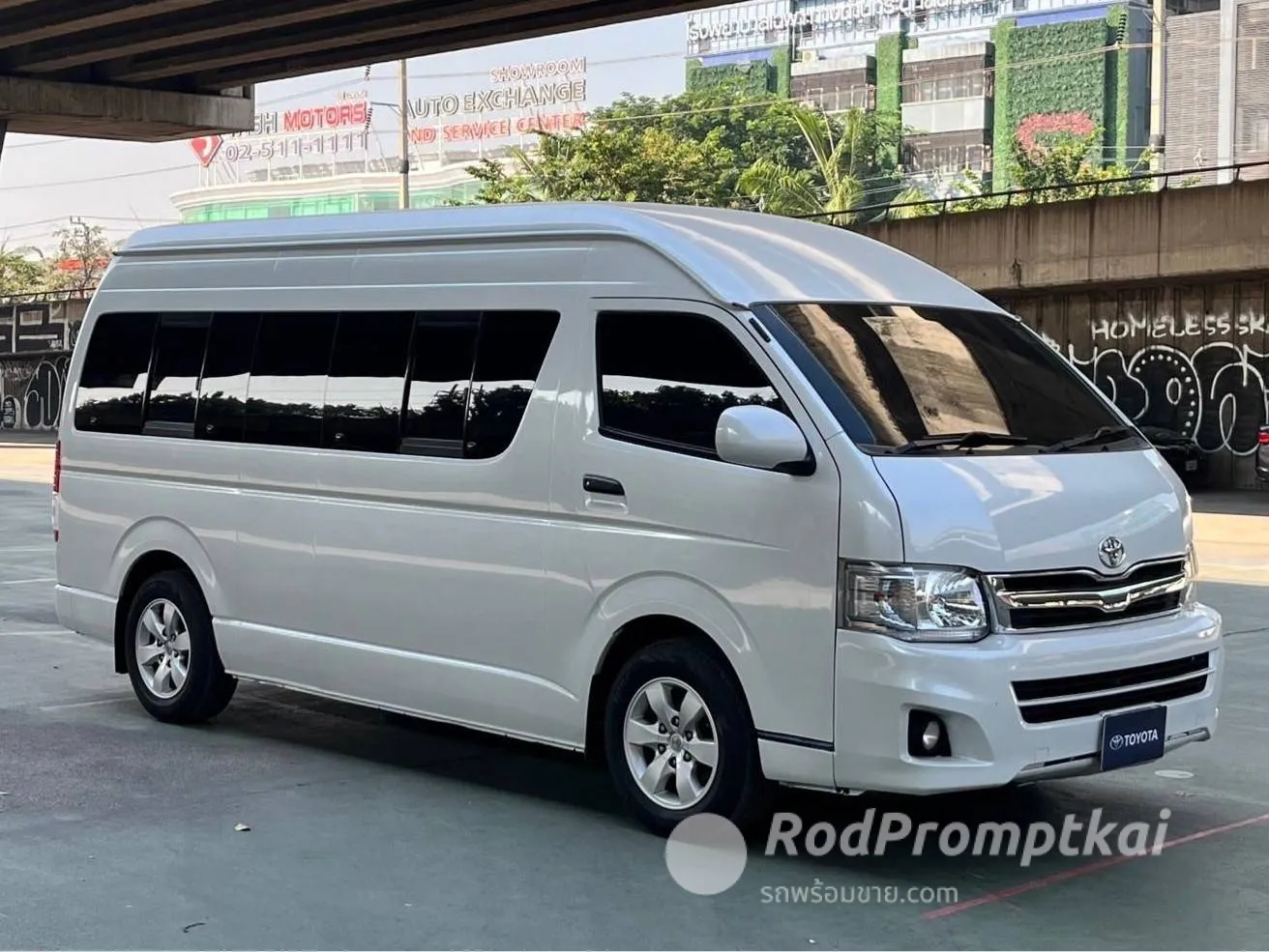 2015-toyota-commuter-30-d4d-bangkok-96340981