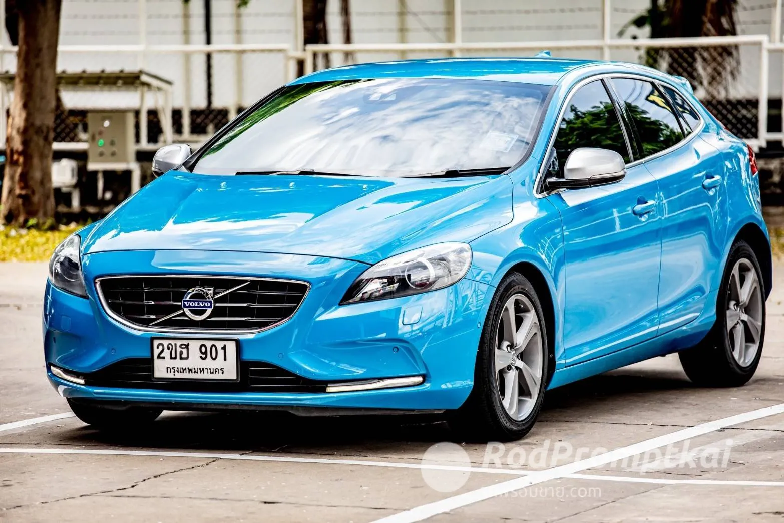 2015-volvo-v40-20-t5-s-bangkok-98076816