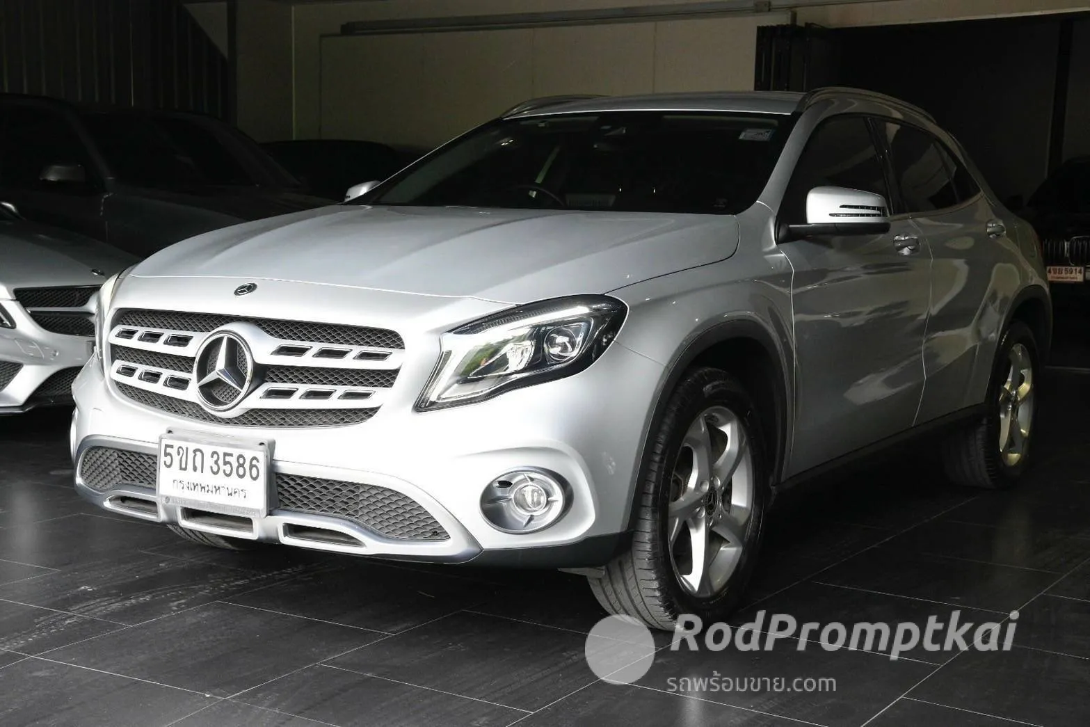 2019-mercedez-benz-gla-class-200-16-urban-bangkok-00526385