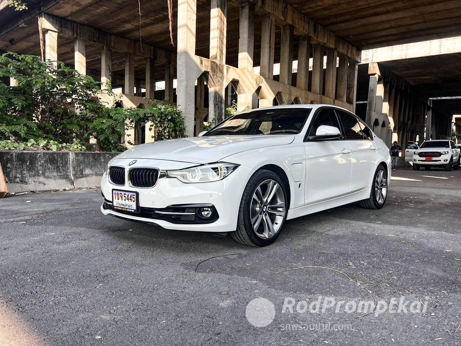 2019-bmw-series-3-330e-sport-m-performance-edition-bangkok-07185652